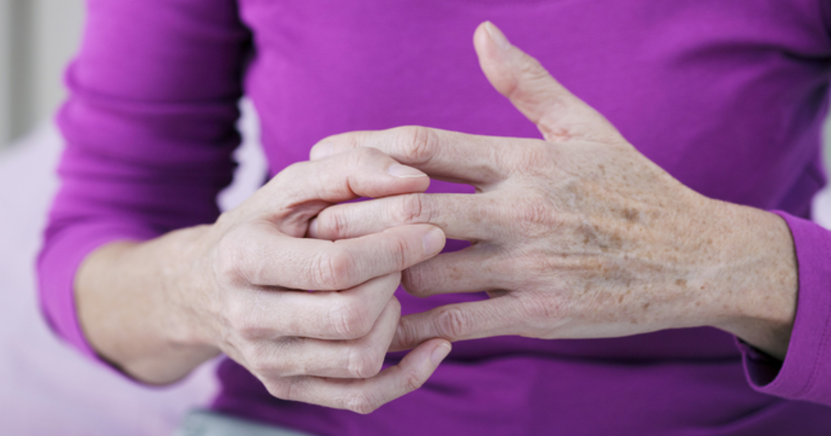 ہاتھوں کے چند اشارے آپ کو کن خطرناک بیماریوں کا اشارہ دیتے ہیں؟ جائیں