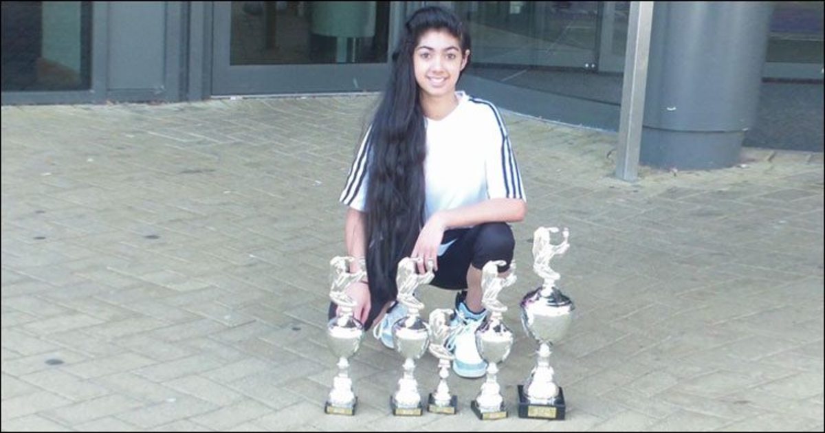 64 گولڈ میڈلز جیتنے والی 15 سالہ پاکستانی کراٹے چیمپئن