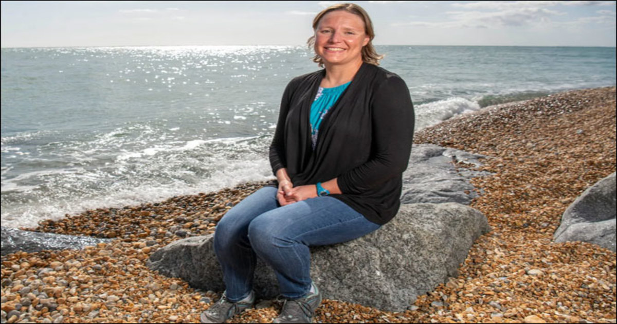 کینسر کو شکست دینے والی خاتون نے تیراکی کا حیرت انگیز ریکارڈ قایم کر لیا