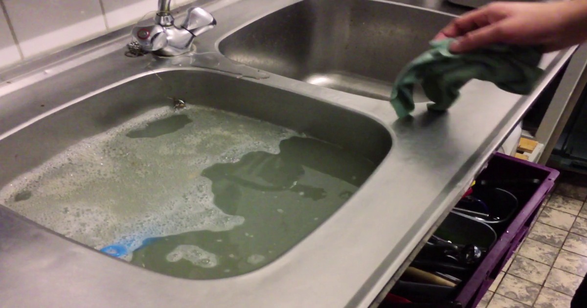 ہئیر کنڈیشنر سے بند سنک کیسے کھولا جا سکتا ہے؟ اپنا مسئلہ منٹوں میں حل کرنے کا طریقہ جان لیں