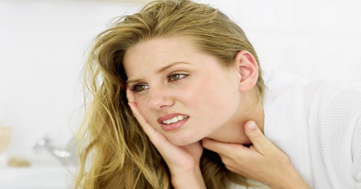 گلے کی تکلیف و خراش سے نجات کے لیے یہ نسخہ آزمائیں اور علاج ممکن بنائیں