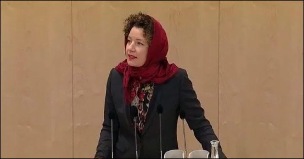 آسٹریا میں خاتون رکن پارلیمنٹ کا حجاب میں خطاب
