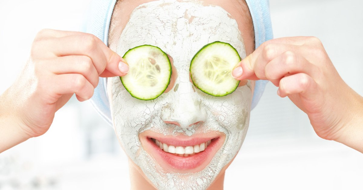 کھیرے کو چہرے پر لگانے کا ایسا فائدہ کہ پارلر جانے کی ضرورت ہی نہیں پڑے گی ، خواتین ابھی آزمائیں