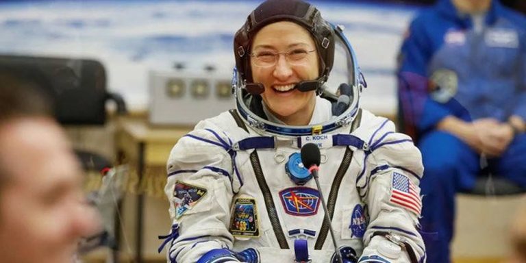 کوئی خلا میں کیسے ایک سال تک رہ سکتا ہے؟ ملیں ایک ایسی خاتون سے جنہوں نے یہ کر دکھایا